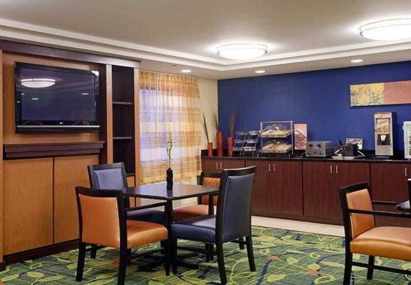 Fairfield By Marriott Inn & Suites Raynham Middleborough/Plymouth Restoran gambar